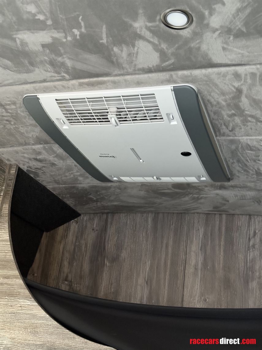 2019-vw-crafter-new-wave-custom-conversion