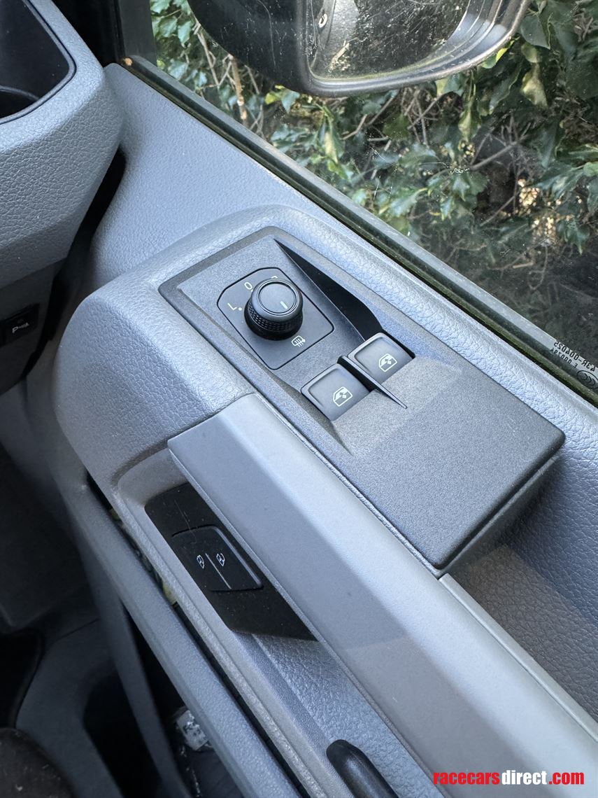 2019-vw-crafter-new-wave-custom-conversion