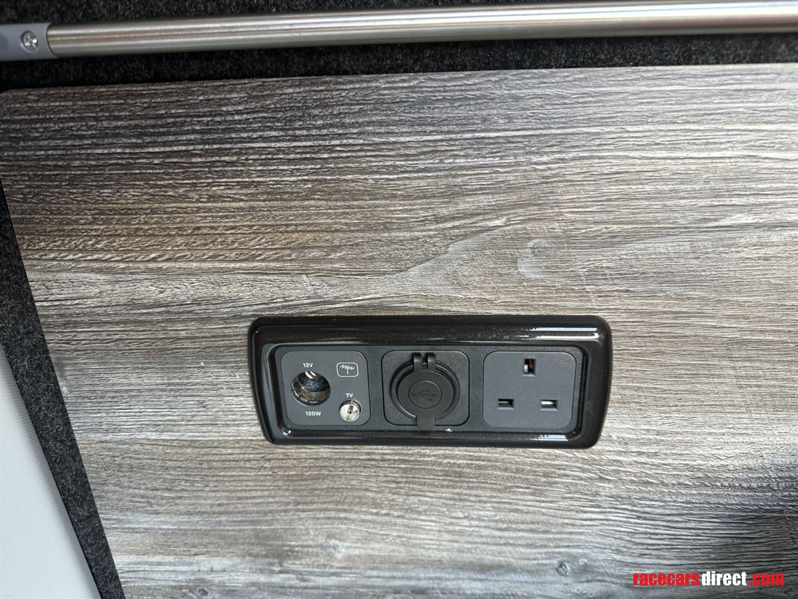 2019-vw-crafter-new-wave-custom-conversion