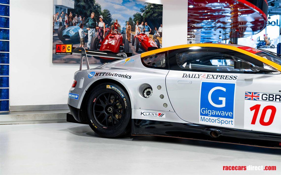 aston-martin-dbr9-gt1