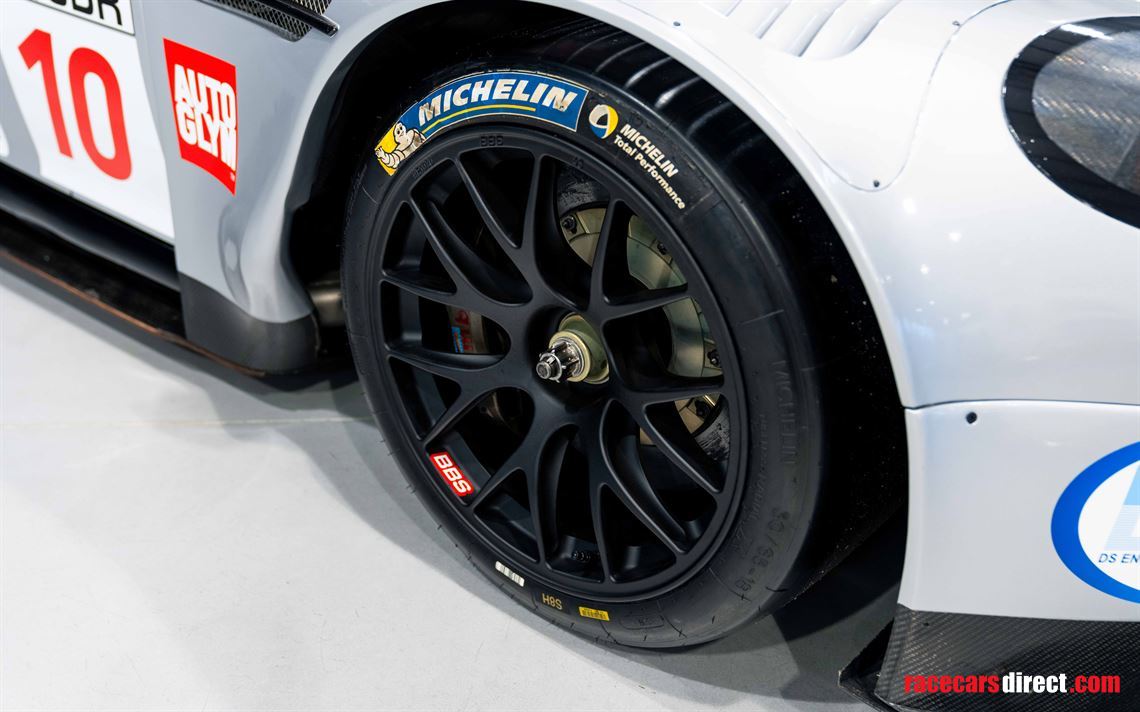 aston-martin-dbr9-gt1