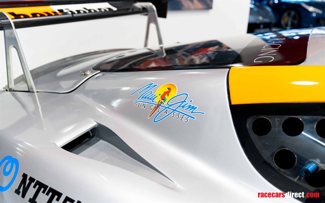 aston-martin-dbr9-gt1