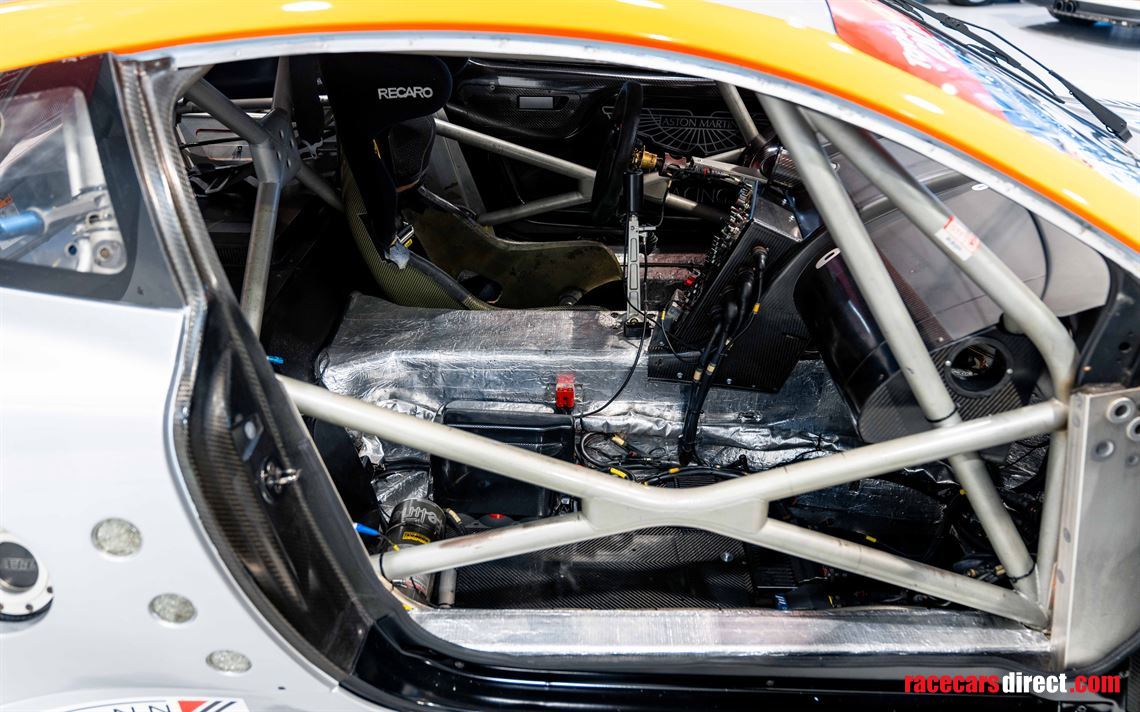 aston-martin-dbr9-gt1