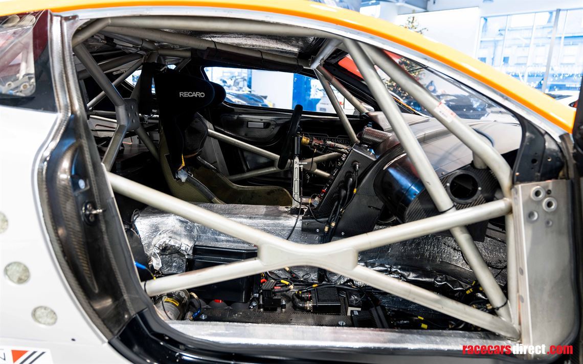 aston-martin-dbr9-gt1