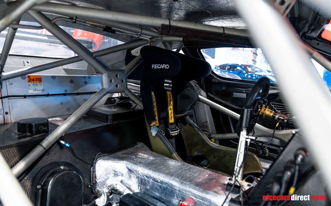 aston-martin-dbr9-gt1