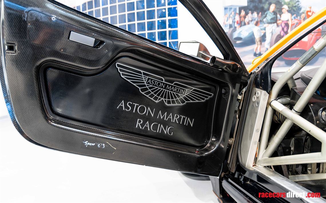 aston-martin-dbr9-gt1