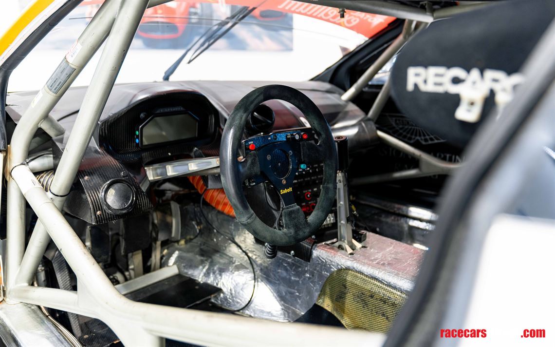 aston-martin-dbr9-gt1