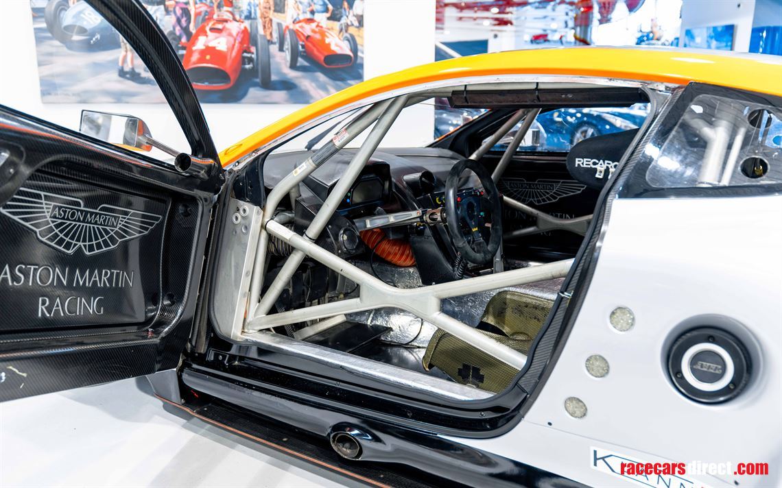 aston-martin-dbr9-gt1