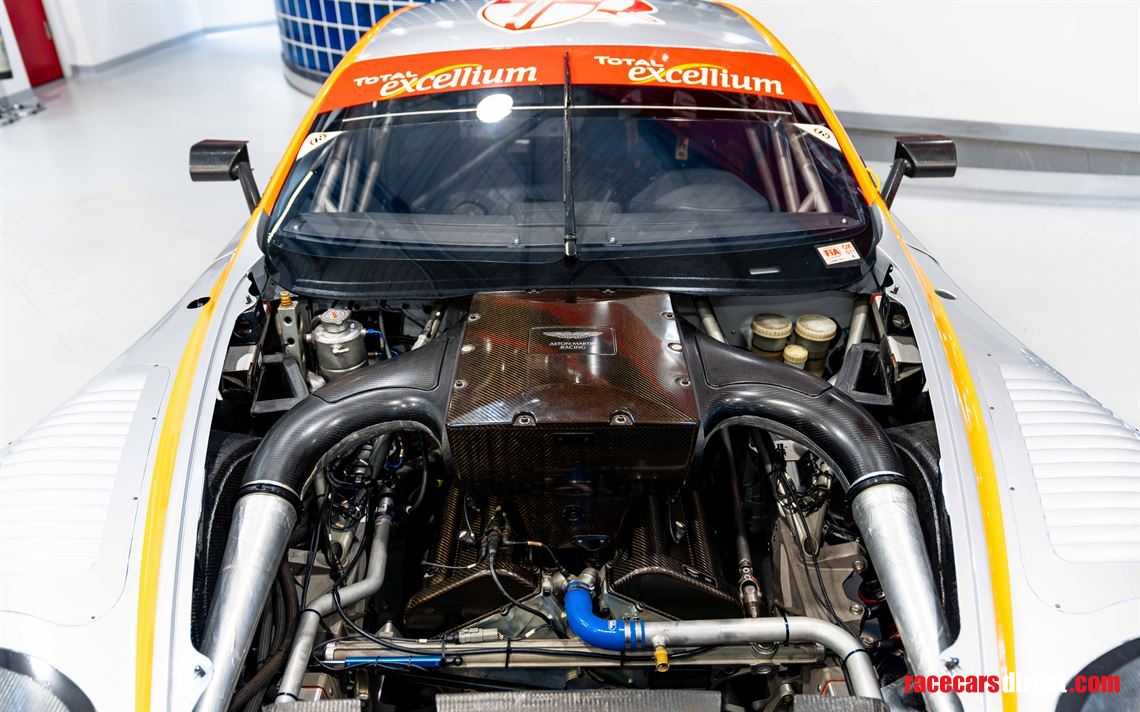 aston-martin-dbr9-gt1