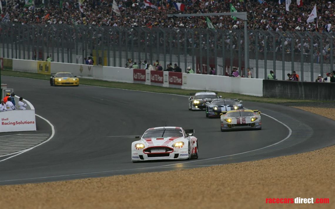 aston-martin-dbr9-gt1