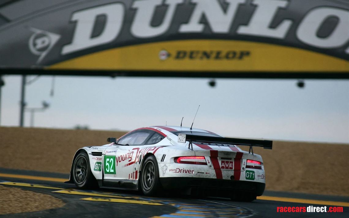 aston-martin-dbr9-gt1