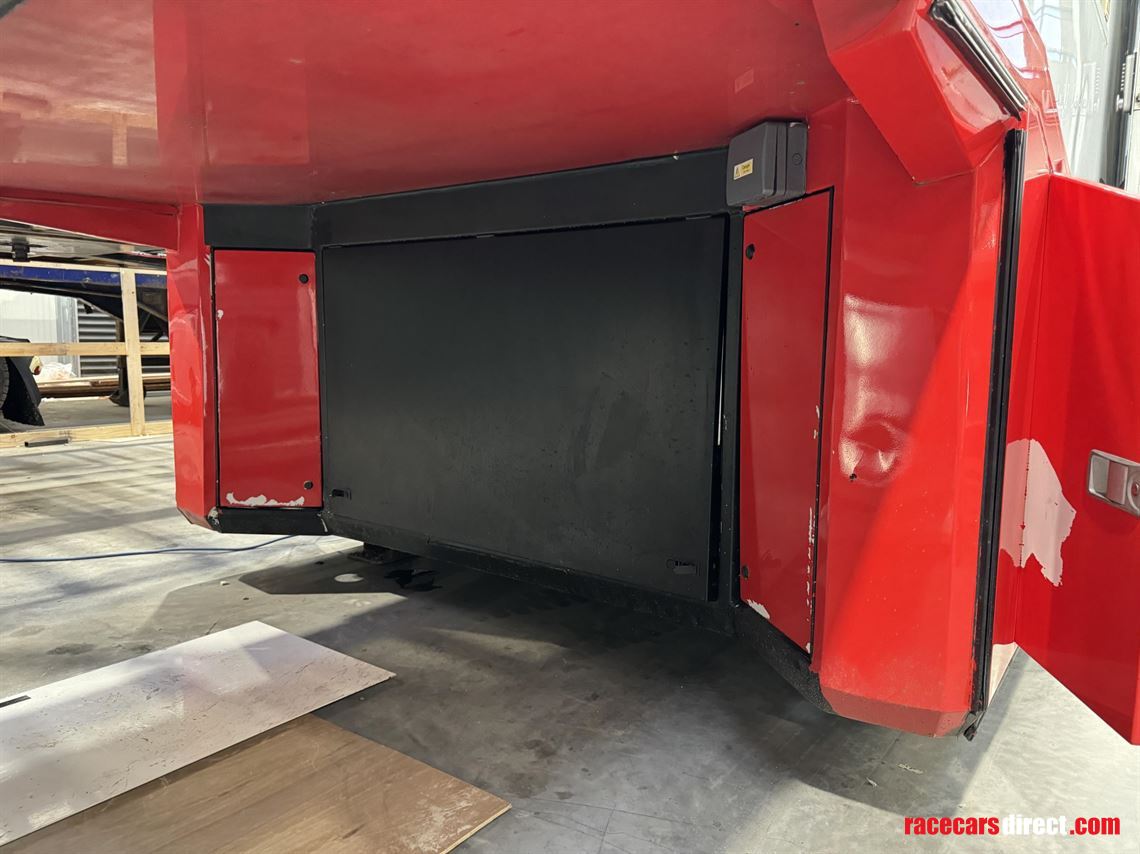 1-car-transporter-or-hospitality-unit