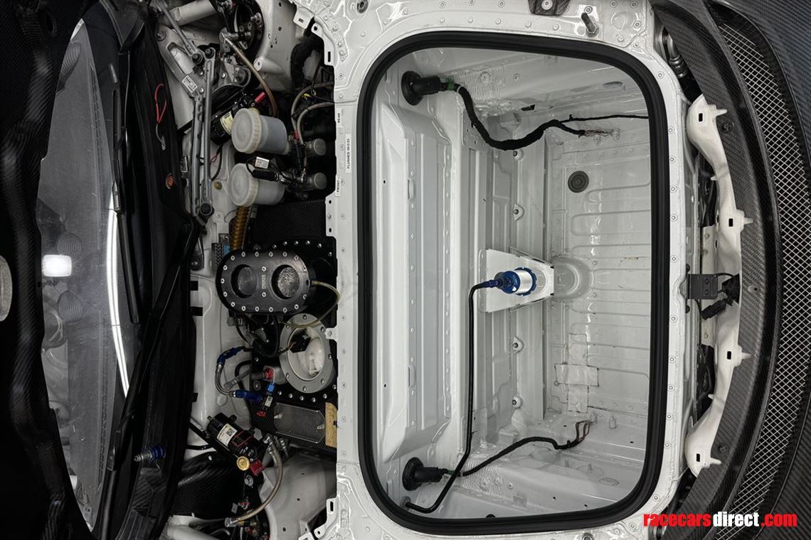 2019-porsche-cayman-gt4-clubsport-mr