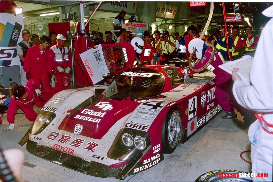 toyota-92cv---3-times-le-mans-entrant---race