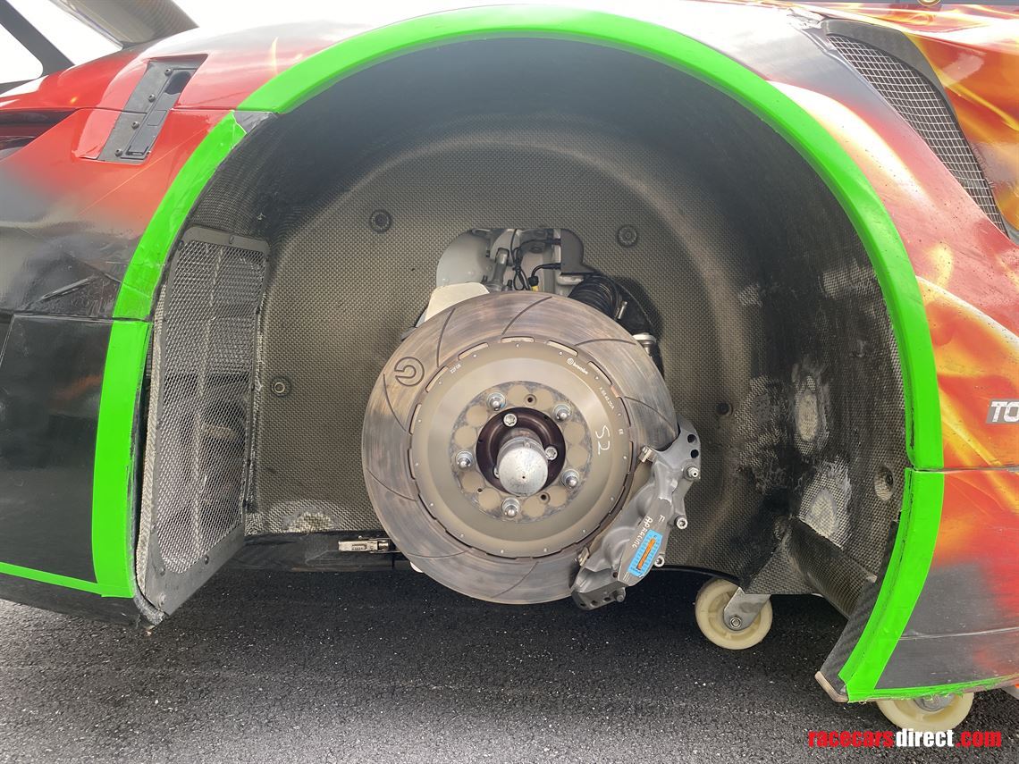 porsche-9912-gt3r-huge-stock-of-parts