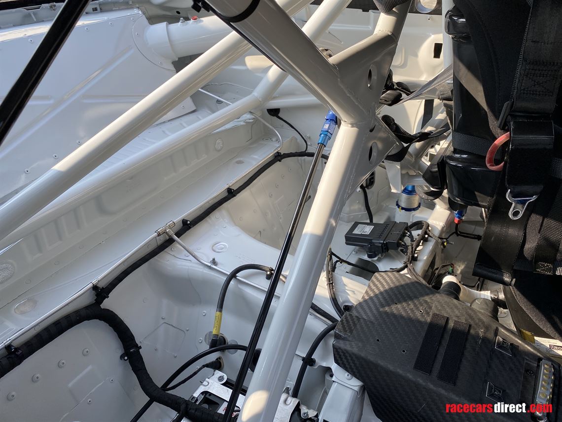 porsche-9912-gt3r-huge-stock-of-parts