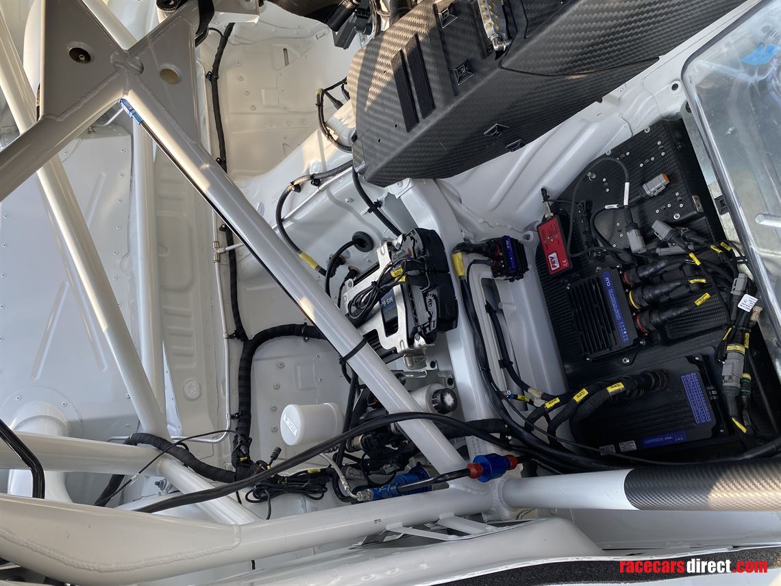 porsche-9912-gt3r-huge-stock-of-parts