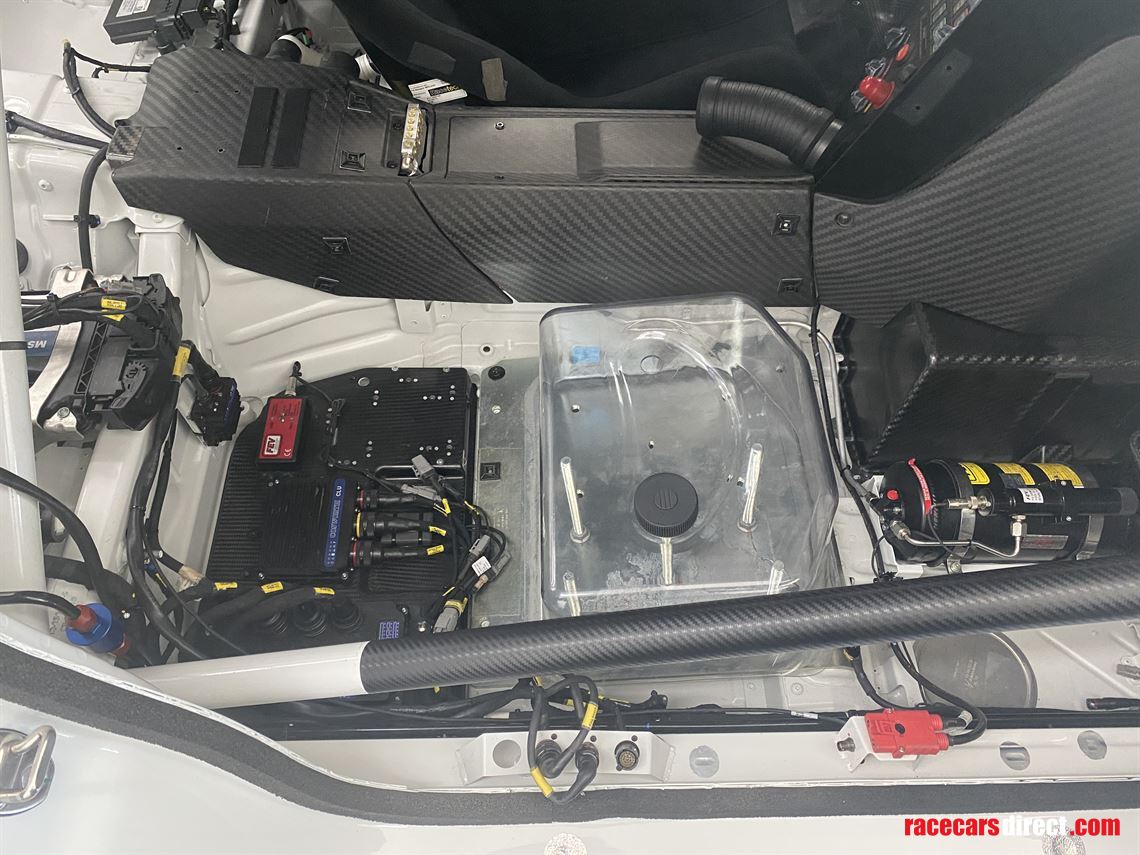 porsche-9912-gt3r-huge-stock-of-parts