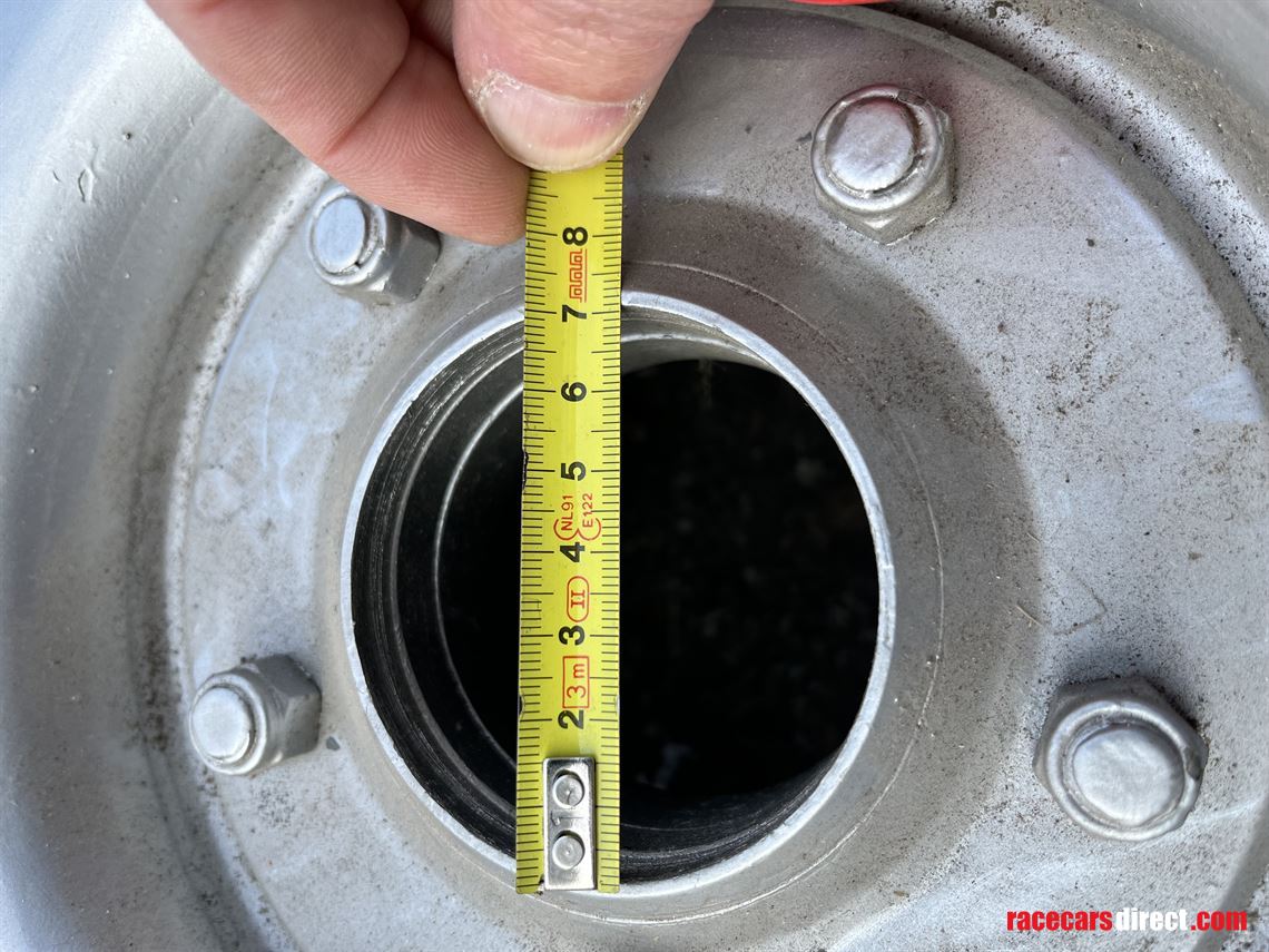 jaguar-d-type-dunlop-wheels