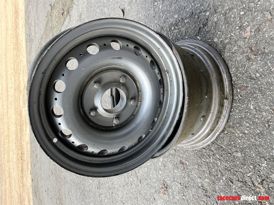 jaguar-d-type-dunlop-wheels