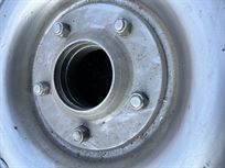 jaguar-d-type-dunlop-wheels