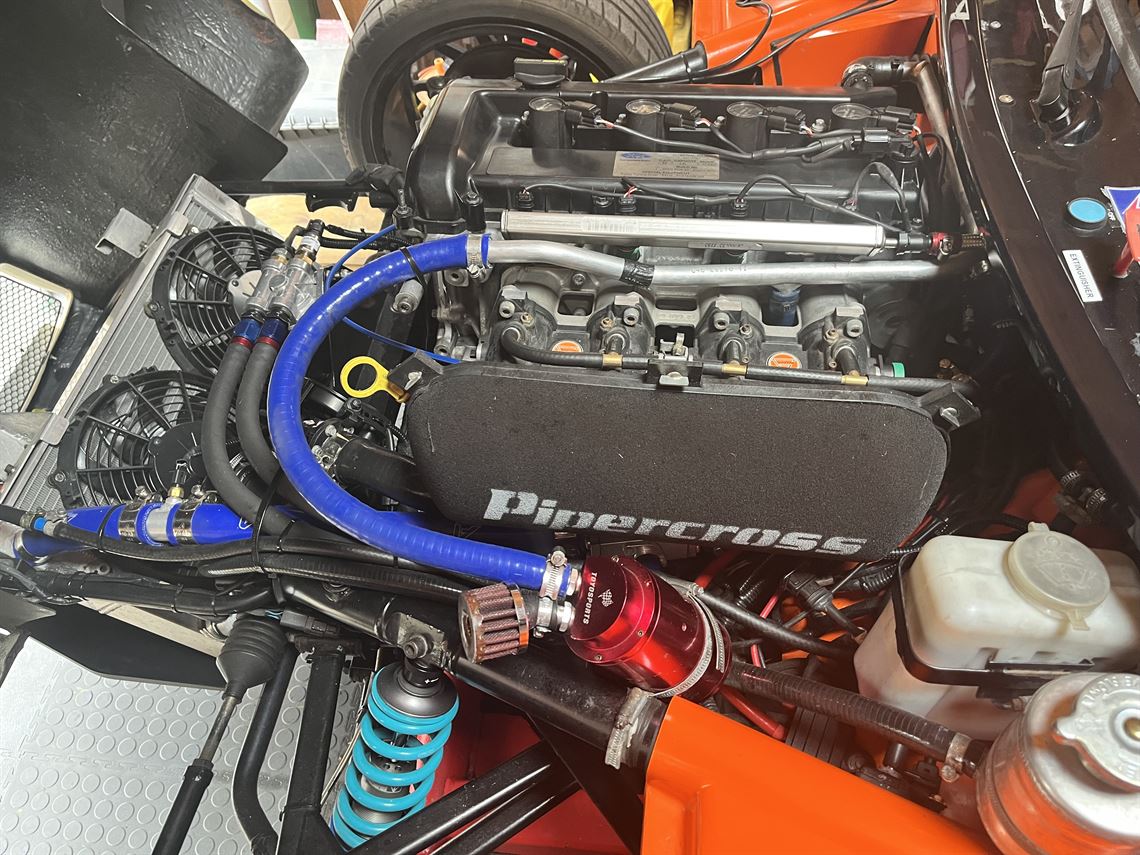 ginetta-g40r-2014---a-full-package---re-adver