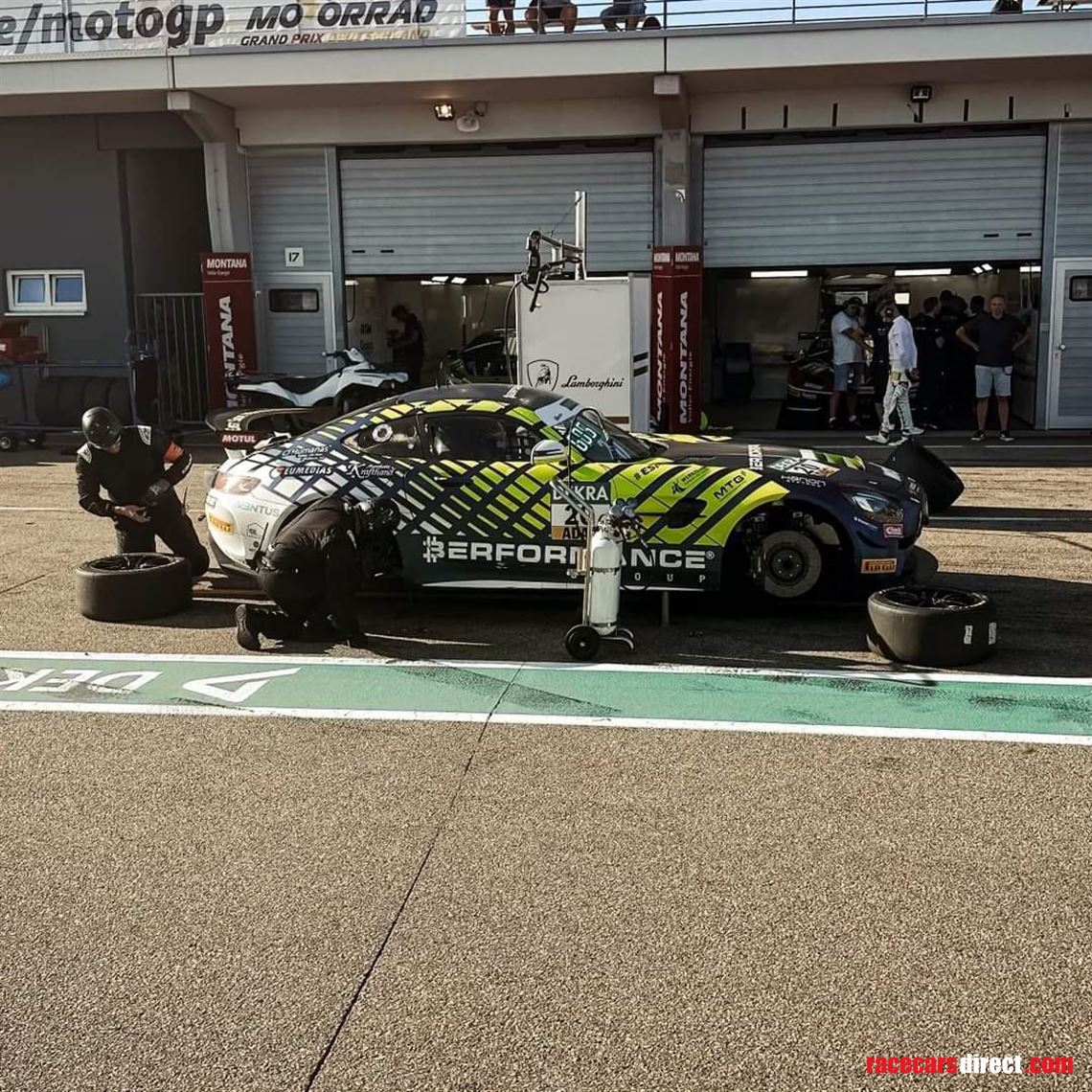 mercedes-amg-gt4-3-sets-rims-spare-parts