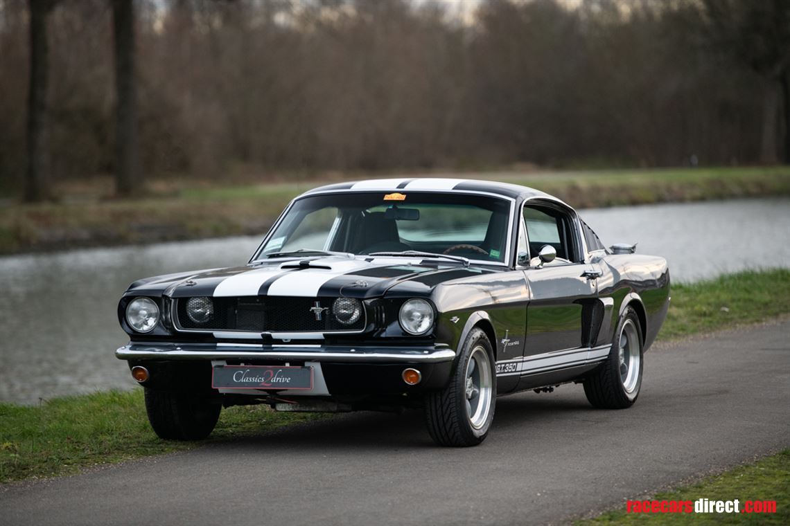ford-mustang-fastback-1964-peking-paris-entra