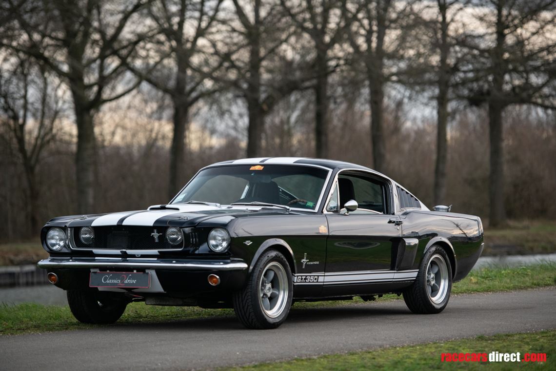 ford-mustang-fastback-1964-peking-paris-entra