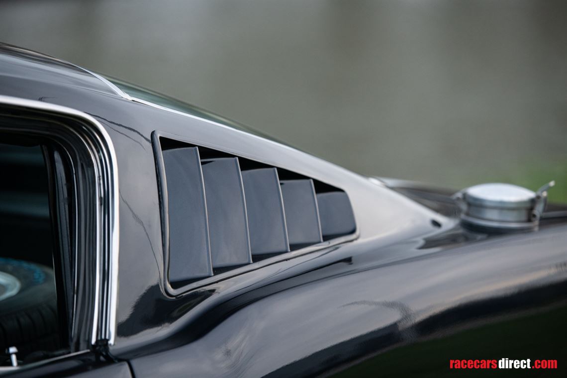 ford-mustang-fastback-1964-peking-paris-entra