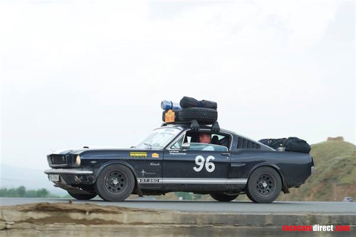 ford-mustang-fastback-1964-peking-paris-entra