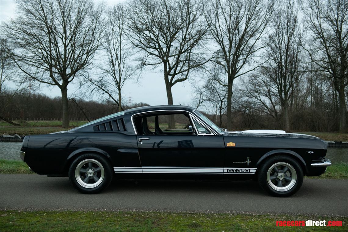 ford-mustang-fastback-1964-peking-paris-entra
