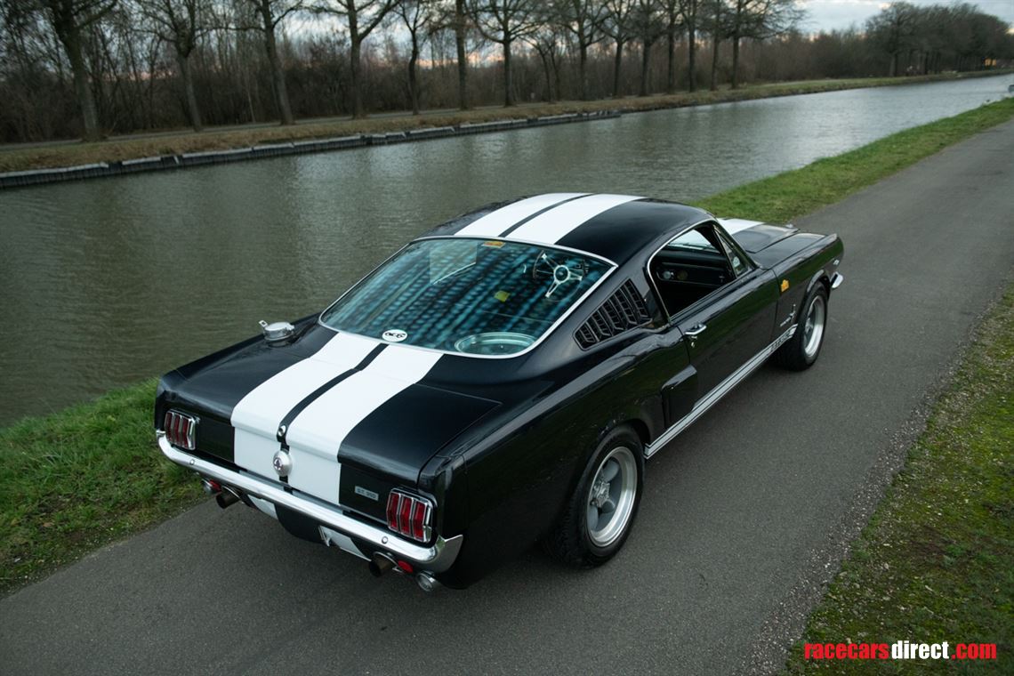 ford-mustang-fastback-1964-peking-paris-entra