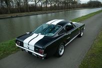 ford-mustang-fastback-1964-peking-paris-entra