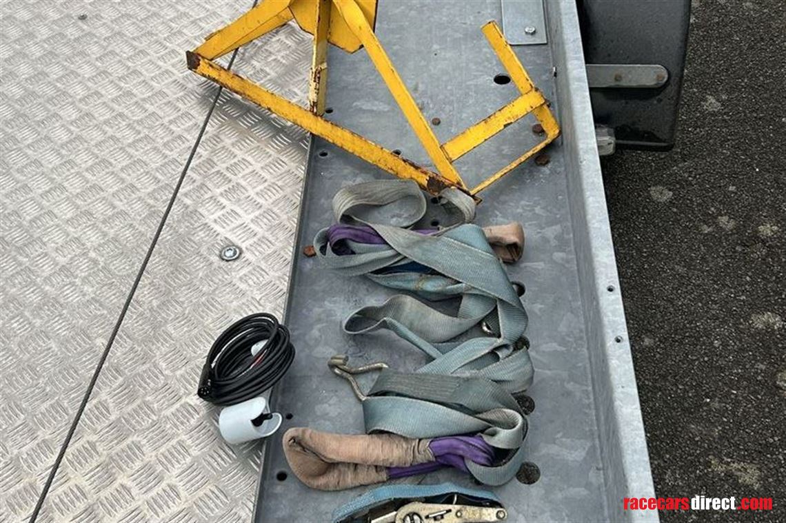 brian-james-hydraulic-tilt-trailer