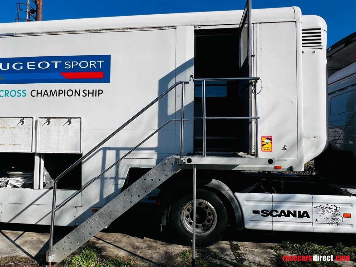 scania-tractor-unit-with-ex-jordan-f1-team-tr