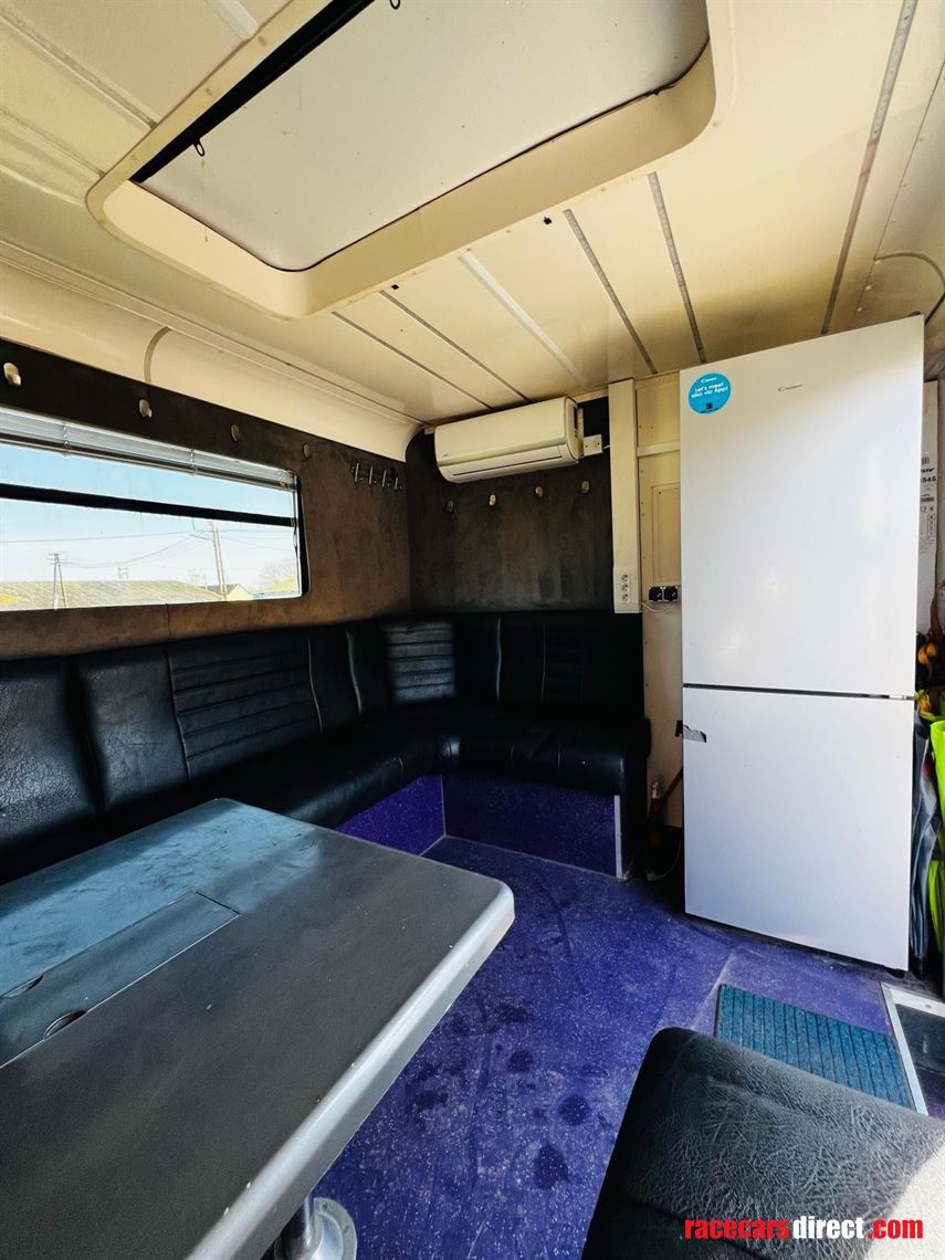 scania-tractor-unit-with-ex-jordan-f1-team-tr