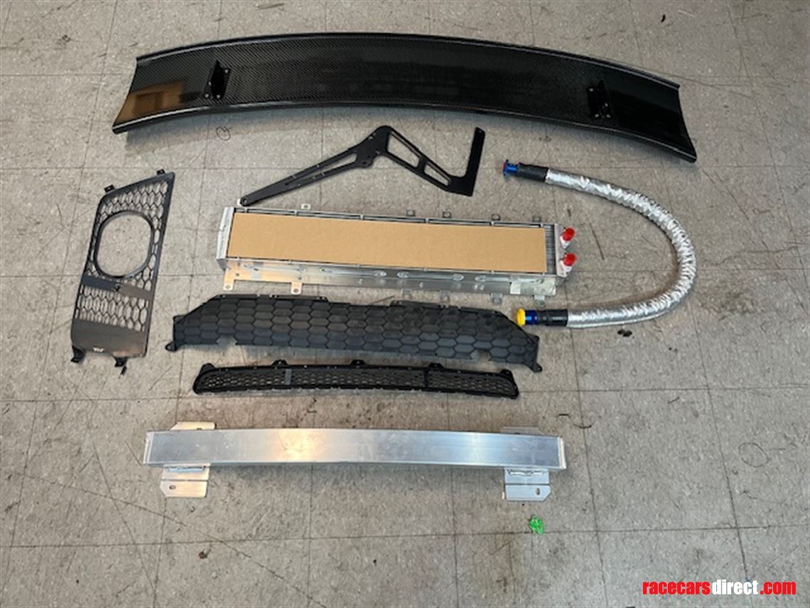 201617-audi-gt4-parts