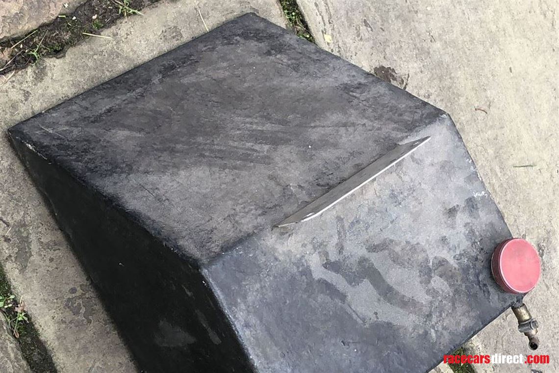 alloy-fuel-tank-from-single-seater