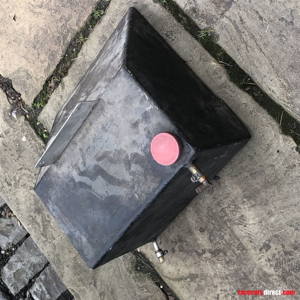 alloy-fuel-tank-from-single-seater