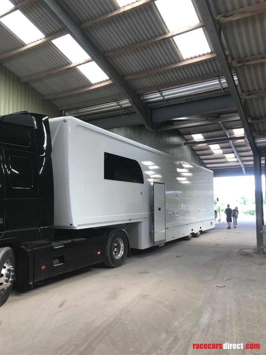 race-trailer-with-office-awning-tractor-unit
