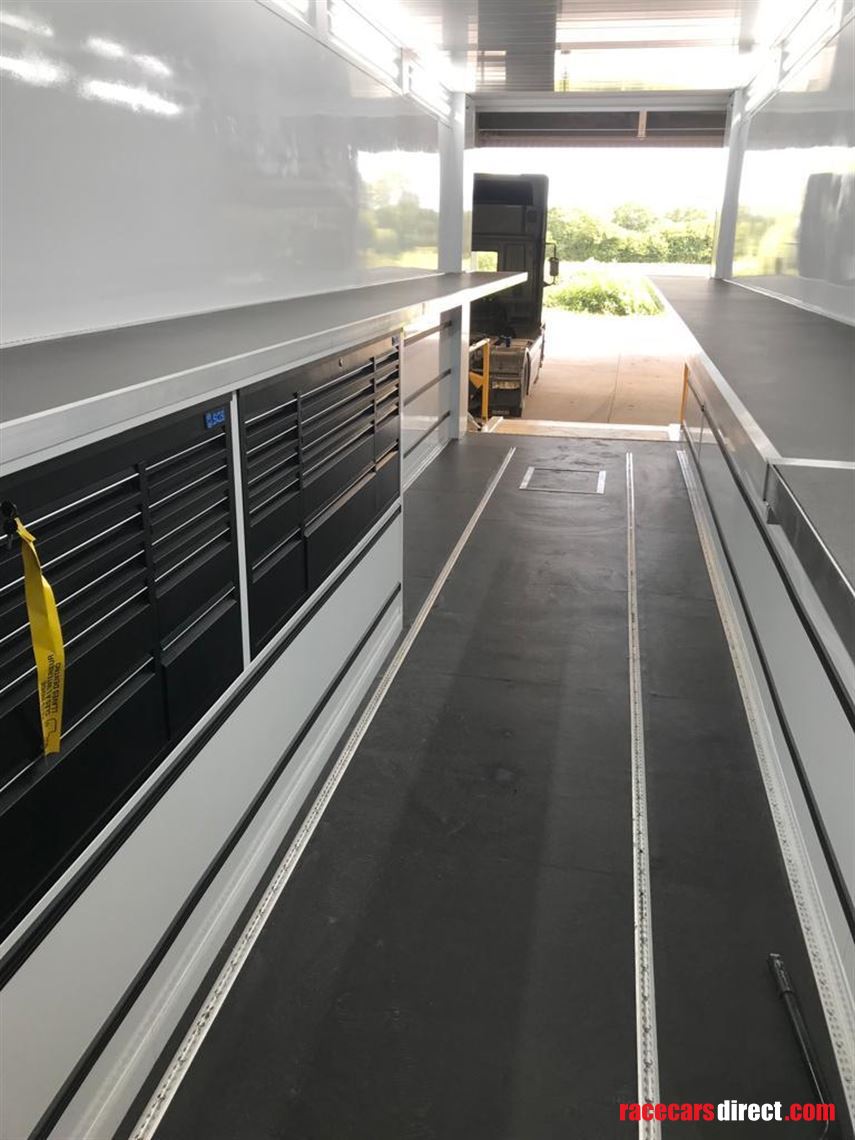 race-trailer-with-office-awning-tractor-unit