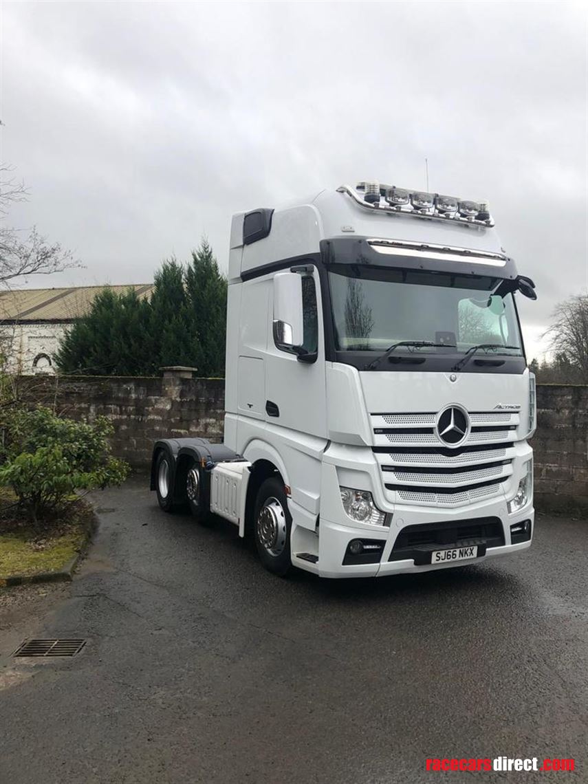 race-trailer-with-office-awning-tractor-unit