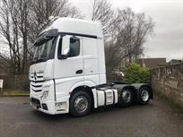 race-trailer-with-office-awning-tractor-unit