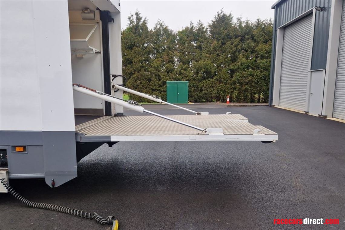 mercedes-75t-transporter