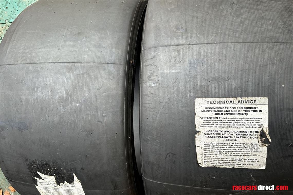 2-pirelli-gt3-tyres-325-680-18-dhd2