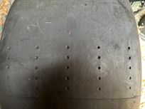 2-pirelli-gt3-tyres-325-680-18-dhd2