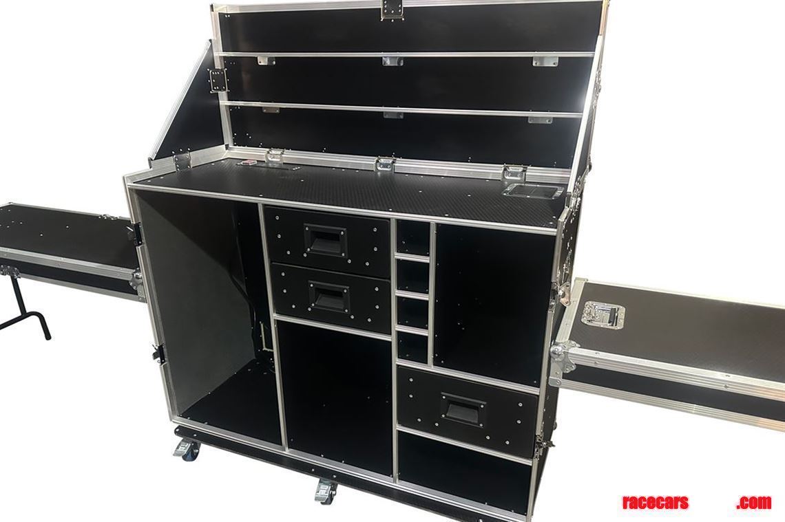 hospitality-flight-case-with-storage-vme-hc21