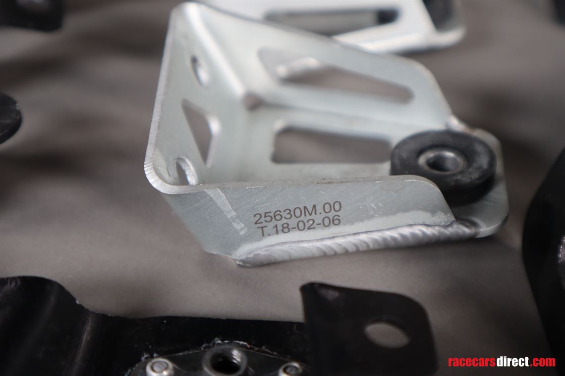 ferrari-488-gt3-holder-front-splitter