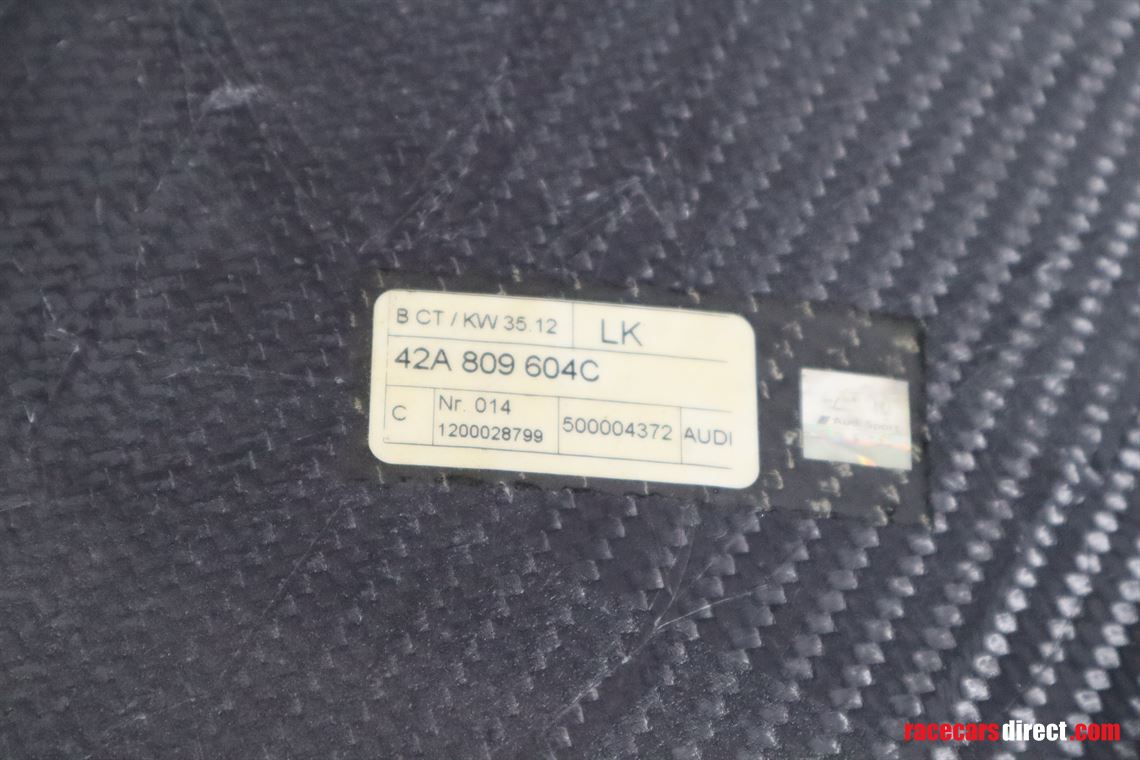 audi-r8-lms-gt3-side-wall-right-side